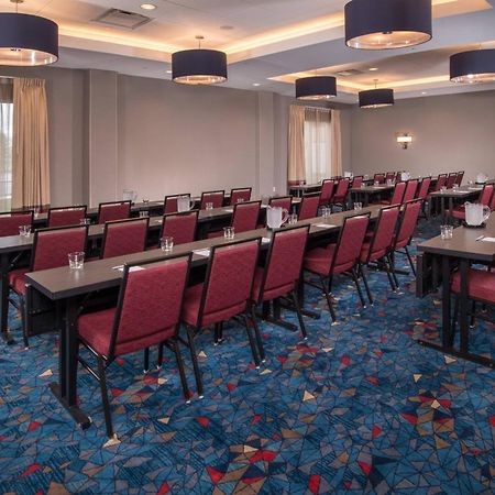 Towneplace Suites By Marriott Altoona Bagian luar foto