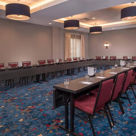 Towneplace Suites By Marriott Altoona Bagian luar foto