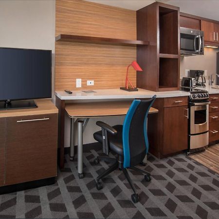 Towneplace Suites By Marriott Altoona Bagian luar foto