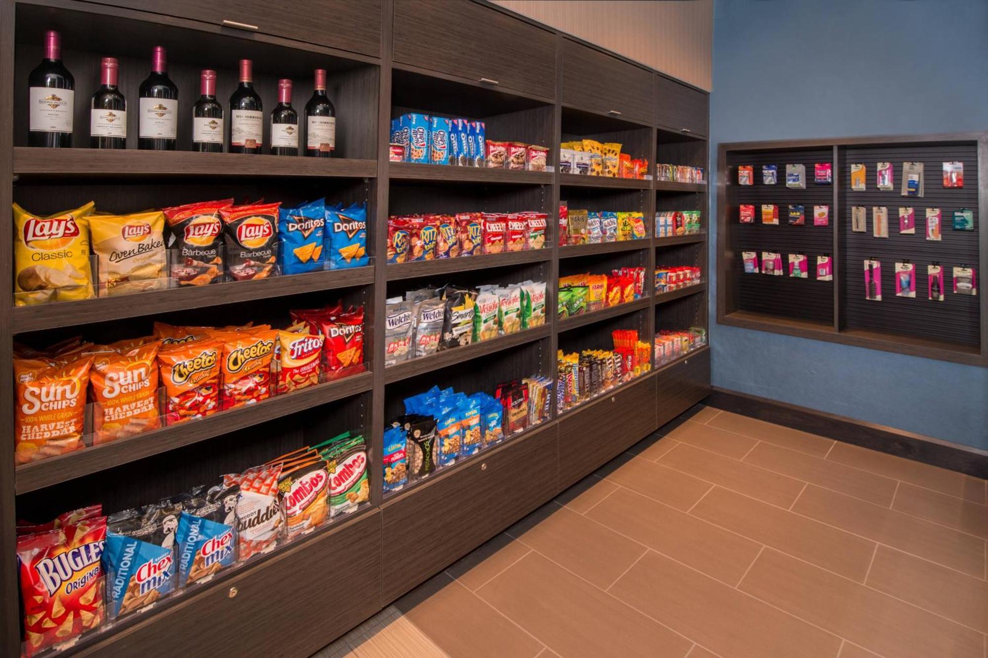 Towneplace Suites By Marriott Altoona Bagian luar foto