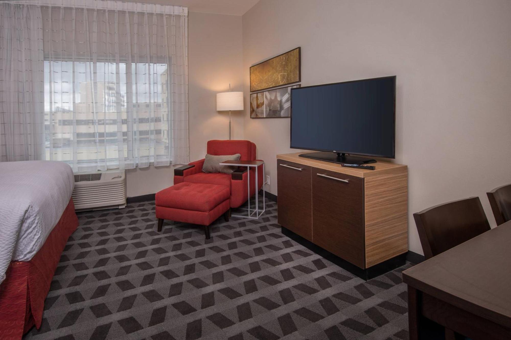 Towneplace Suites By Marriott Altoona Bagian luar foto