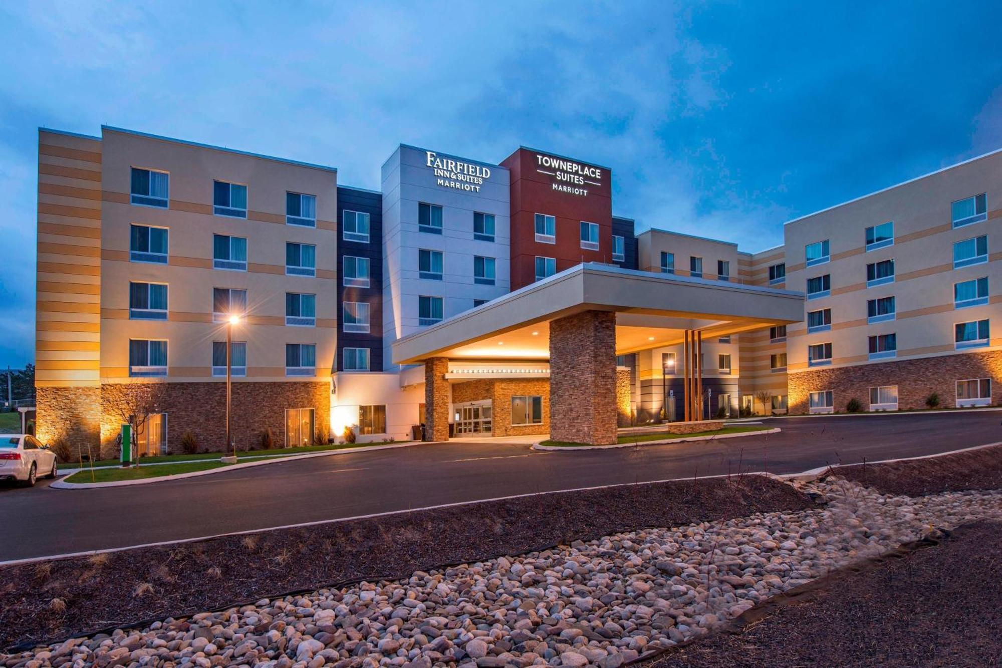 Towneplace Suites By Marriott Altoona Bagian luar foto