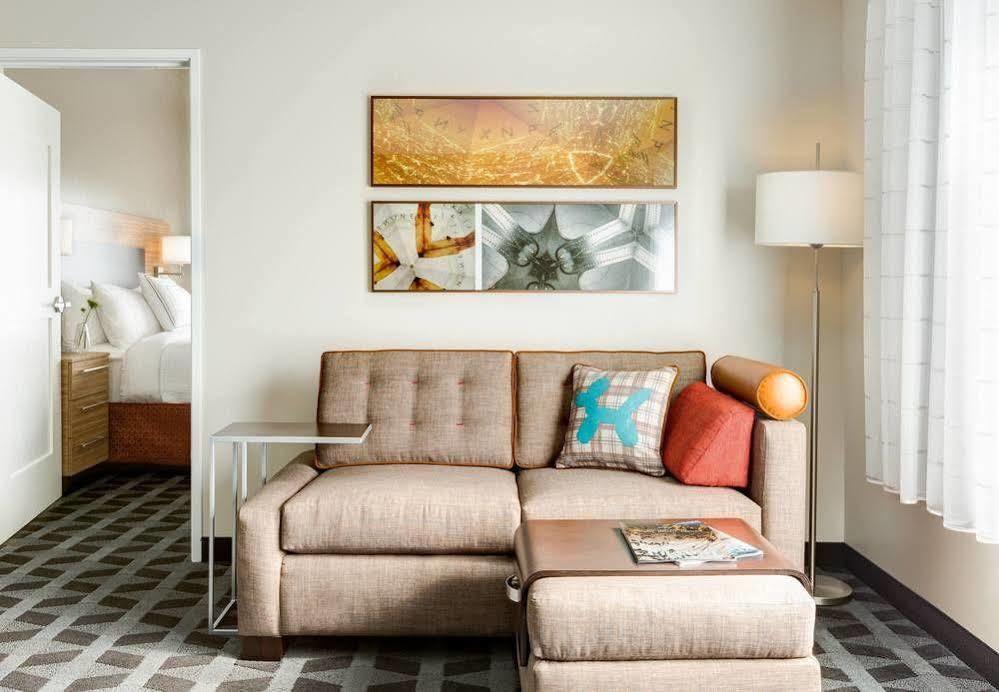 Towneplace Suites By Marriott Altoona Bagian luar foto