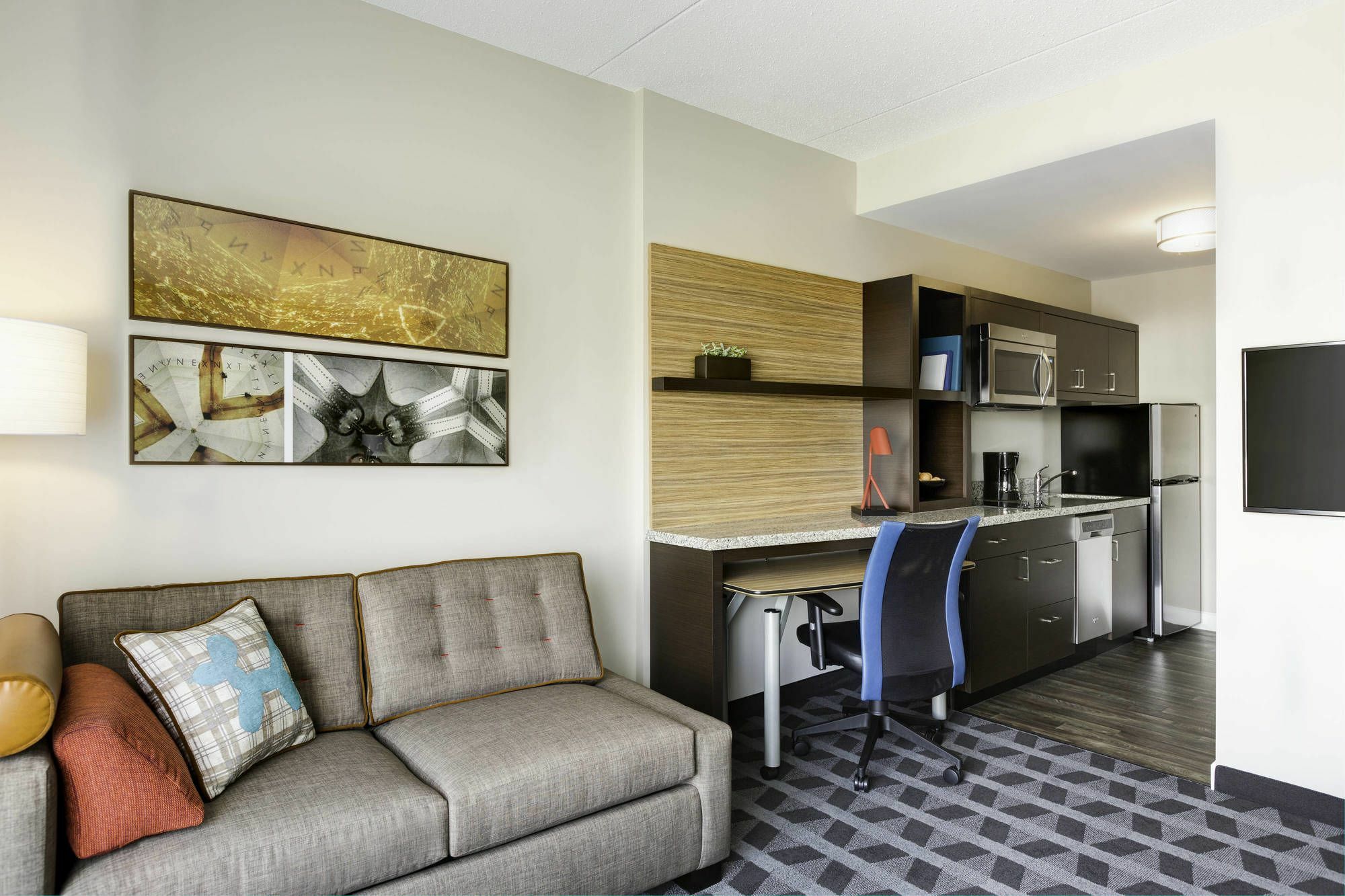 Towneplace Suites By Marriott Altoona Bagian luar foto